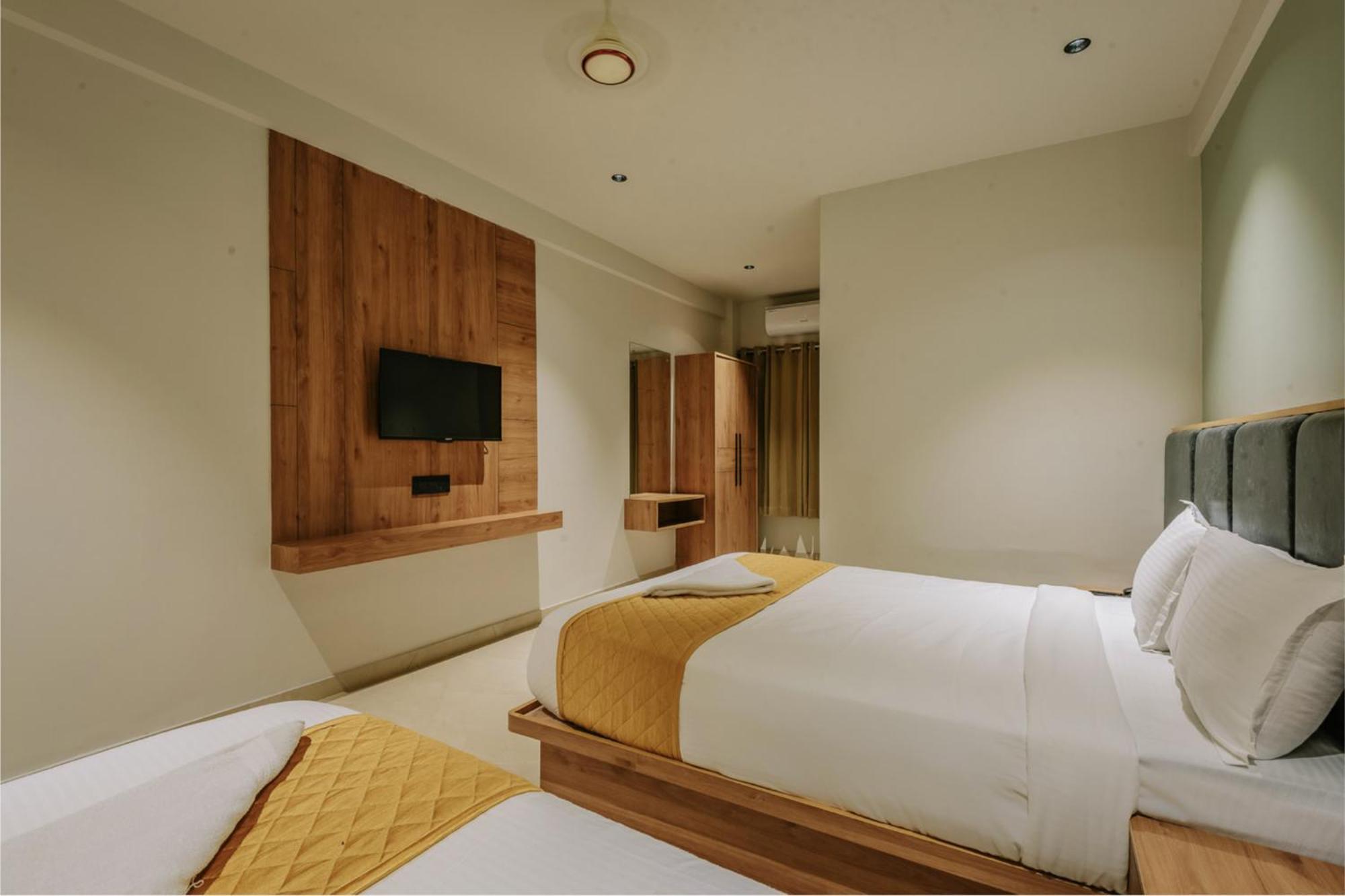 Hotel Beverly Plaza Kozhikode Buitenkant foto