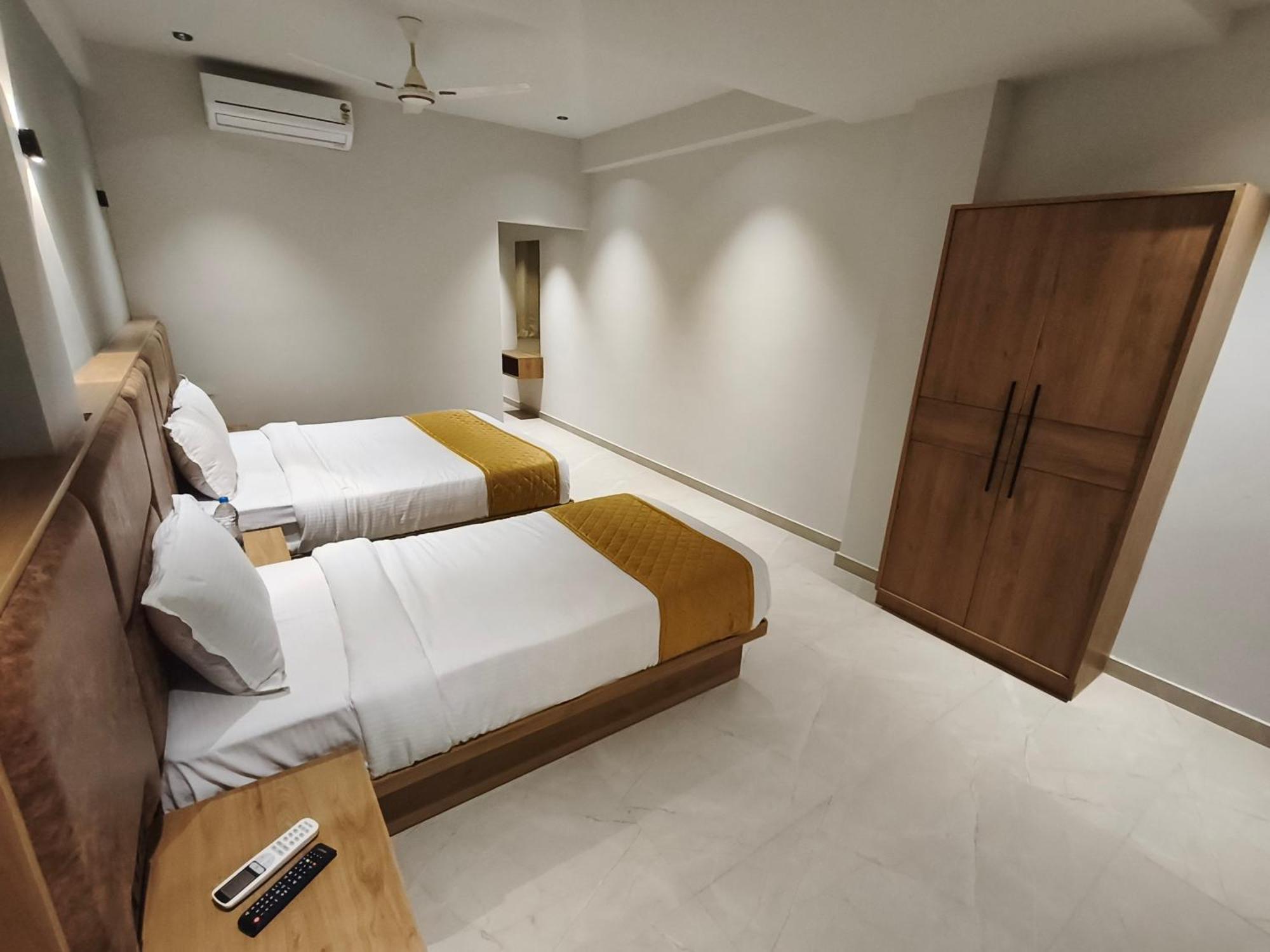 Hotel Beverly Plaza Kozhikode Buitenkant foto