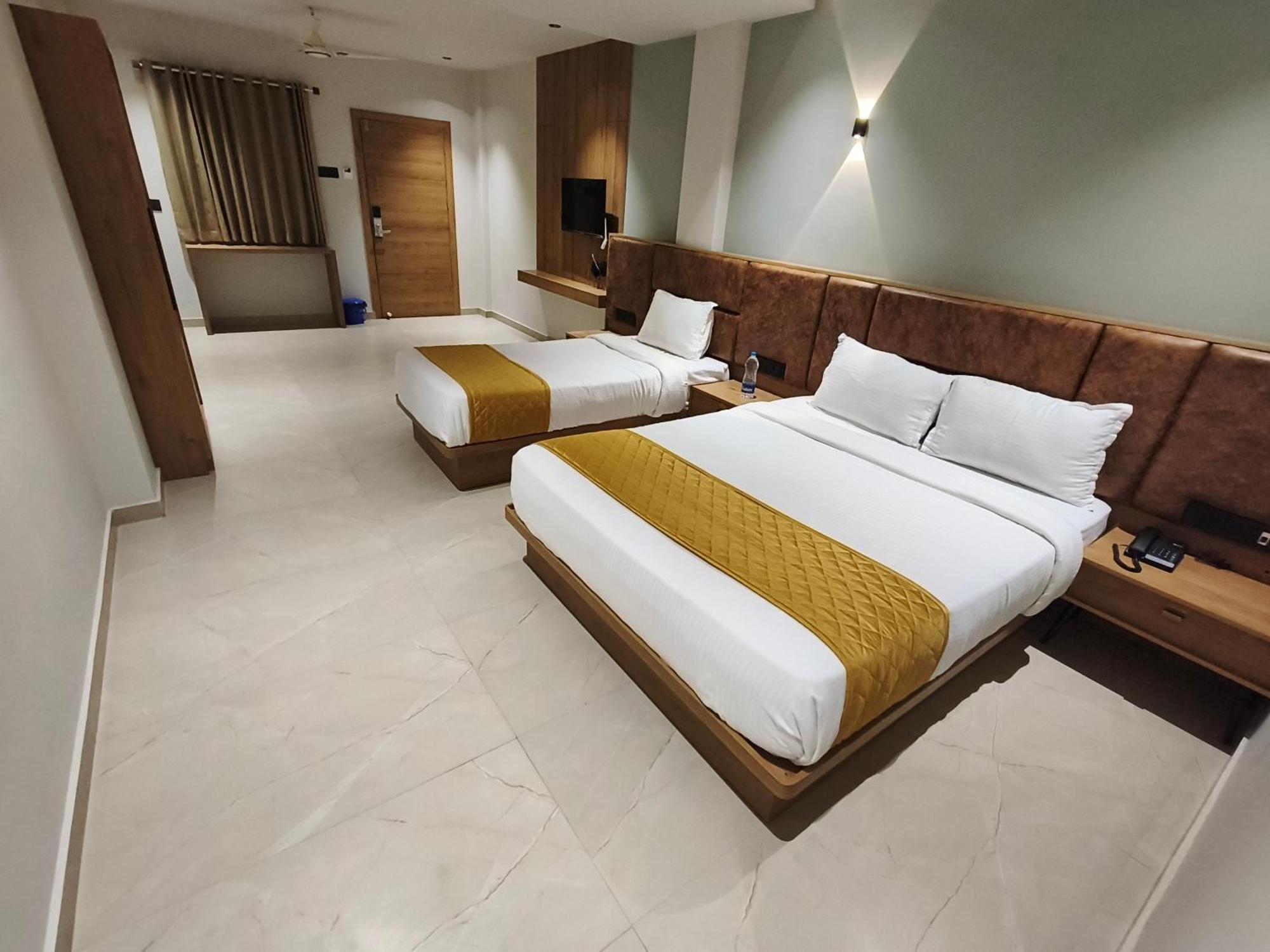 Hotel Beverly Plaza Kozhikode Buitenkant foto