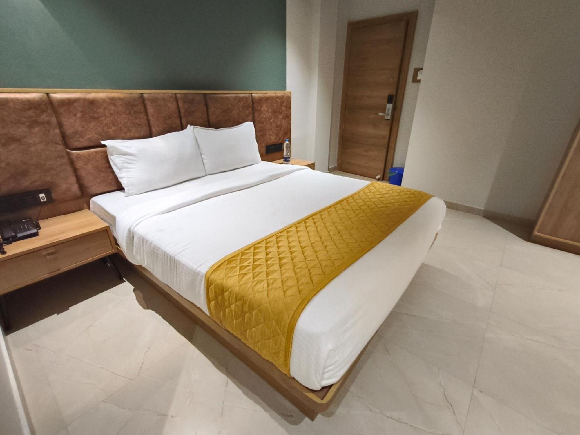 Hotel Beverly Plaza Kozhikode Buitenkant foto