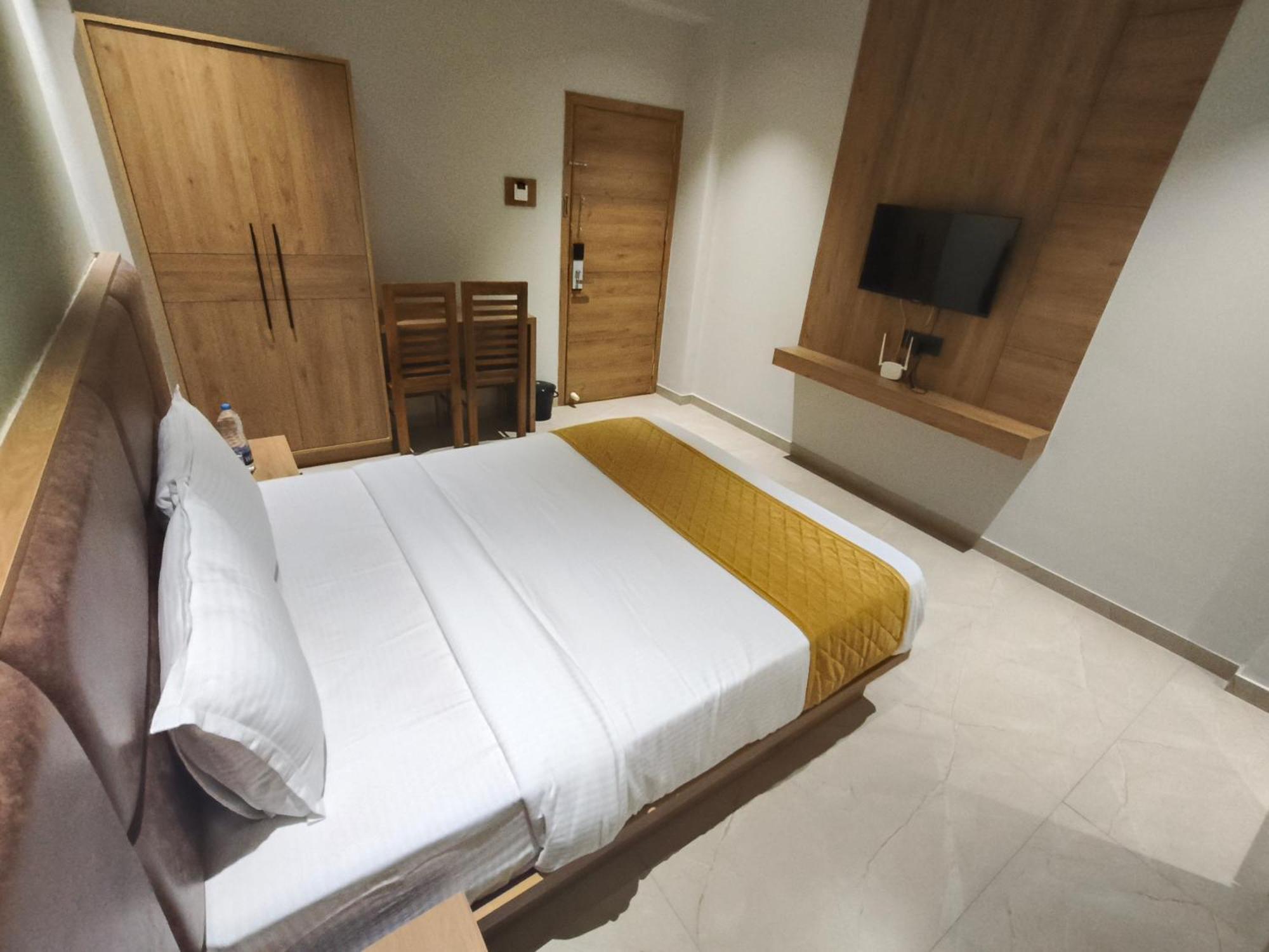 Hotel Beverly Plaza Kozhikode Buitenkant foto