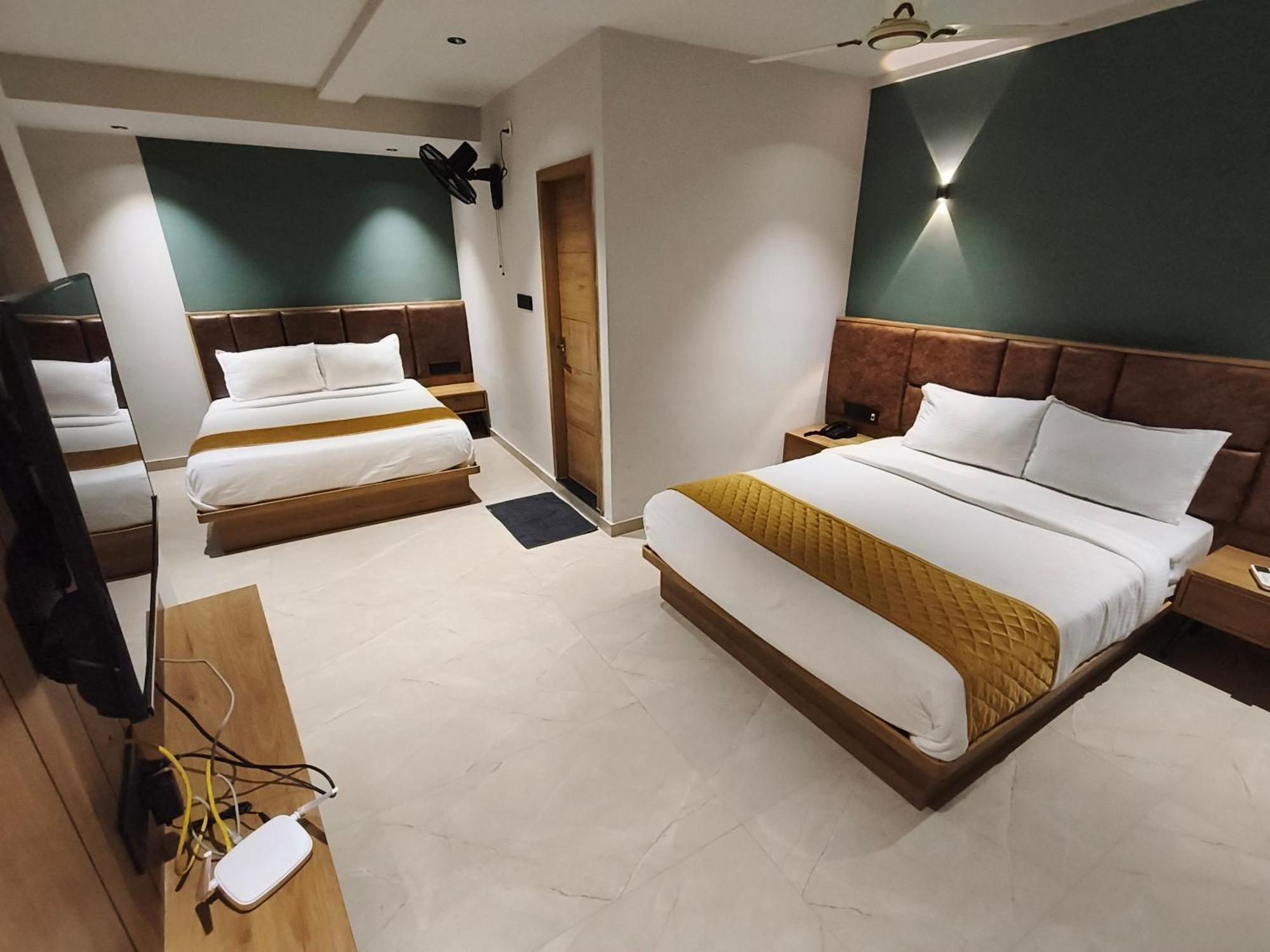 Hotel Beverly Plaza Kozhikode Buitenkant foto