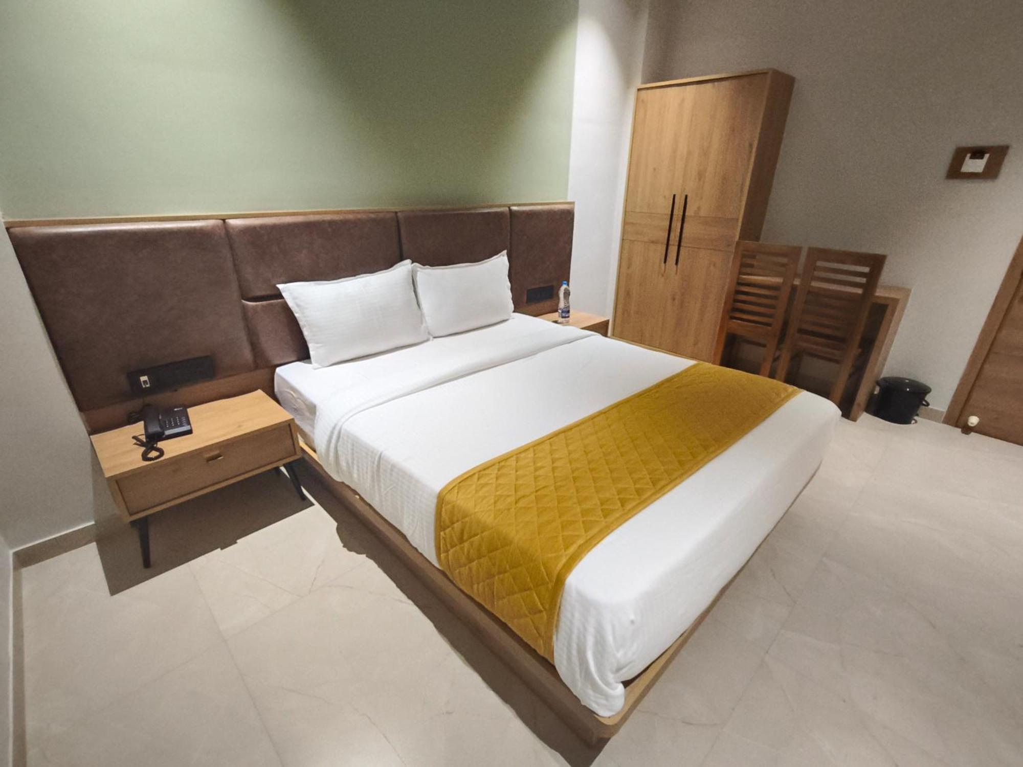 Hotel Beverly Plaza Kozhikode Buitenkant foto