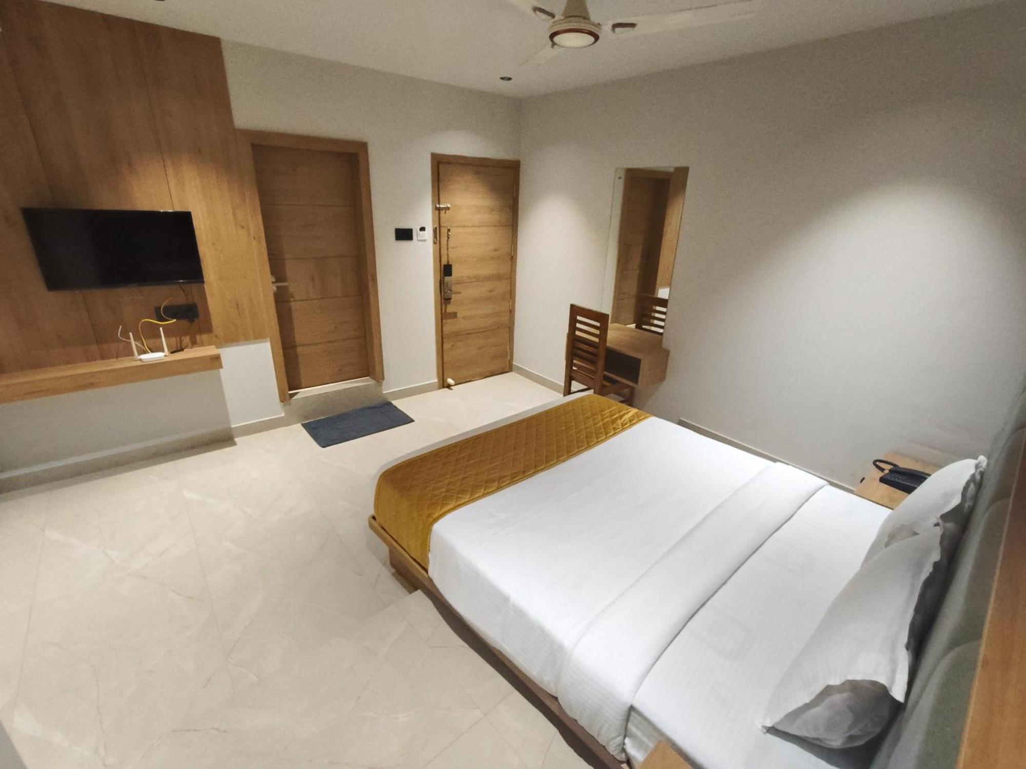 Hotel Beverly Plaza Kozhikode Buitenkant foto